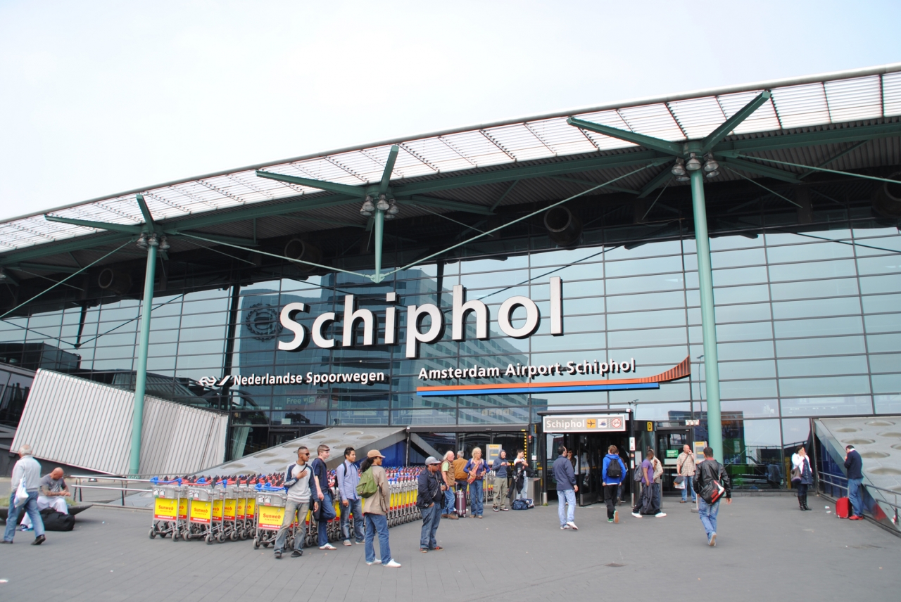 5. Amsterdam Schiphol International Airport, Netherlands (AMH)